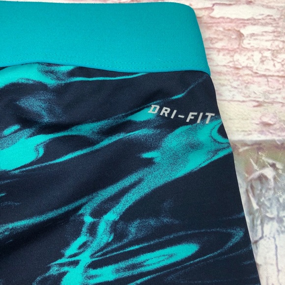 Nike Pro Dri-Fit Compression Capri Workout Pants - Picture 6 of 6